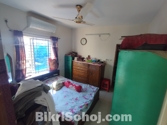 850 sft flat with Titas gas connection